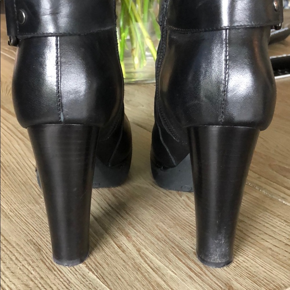 Boots - Picture 4 of 6